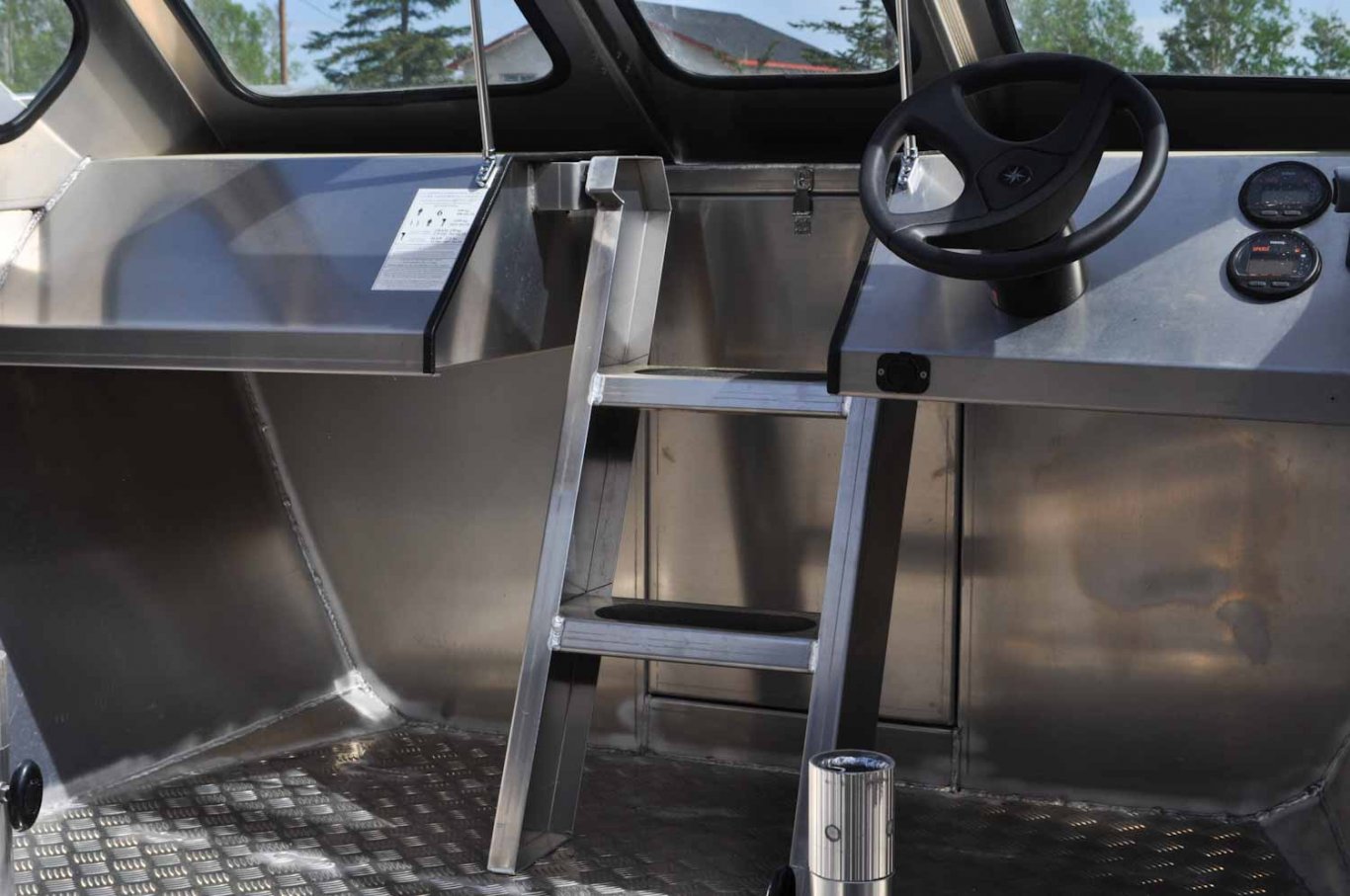 Fab Tech Silver Dolphin Runabout 24'