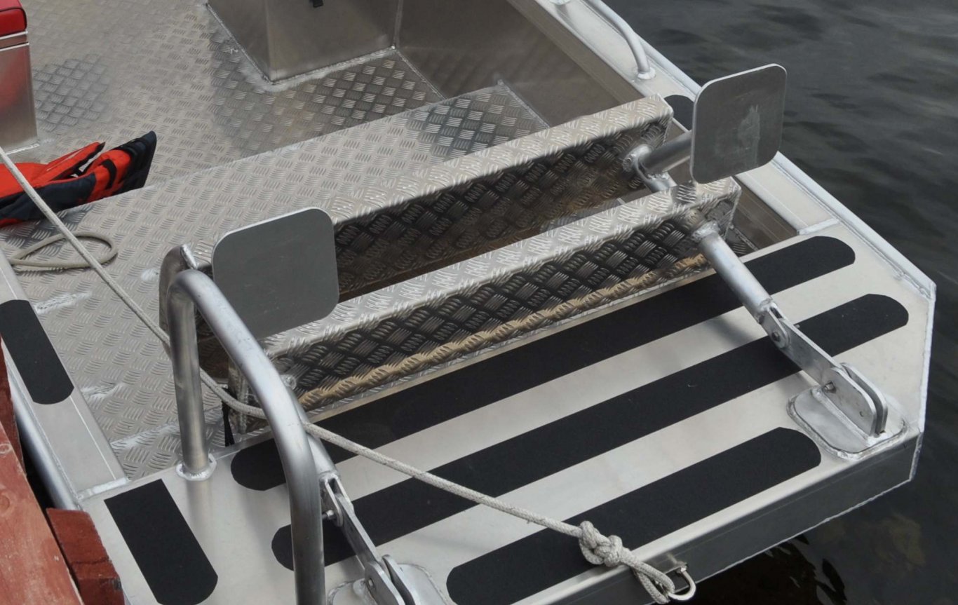 Fab Tech Silver Dolphin Flat Bottom 20'