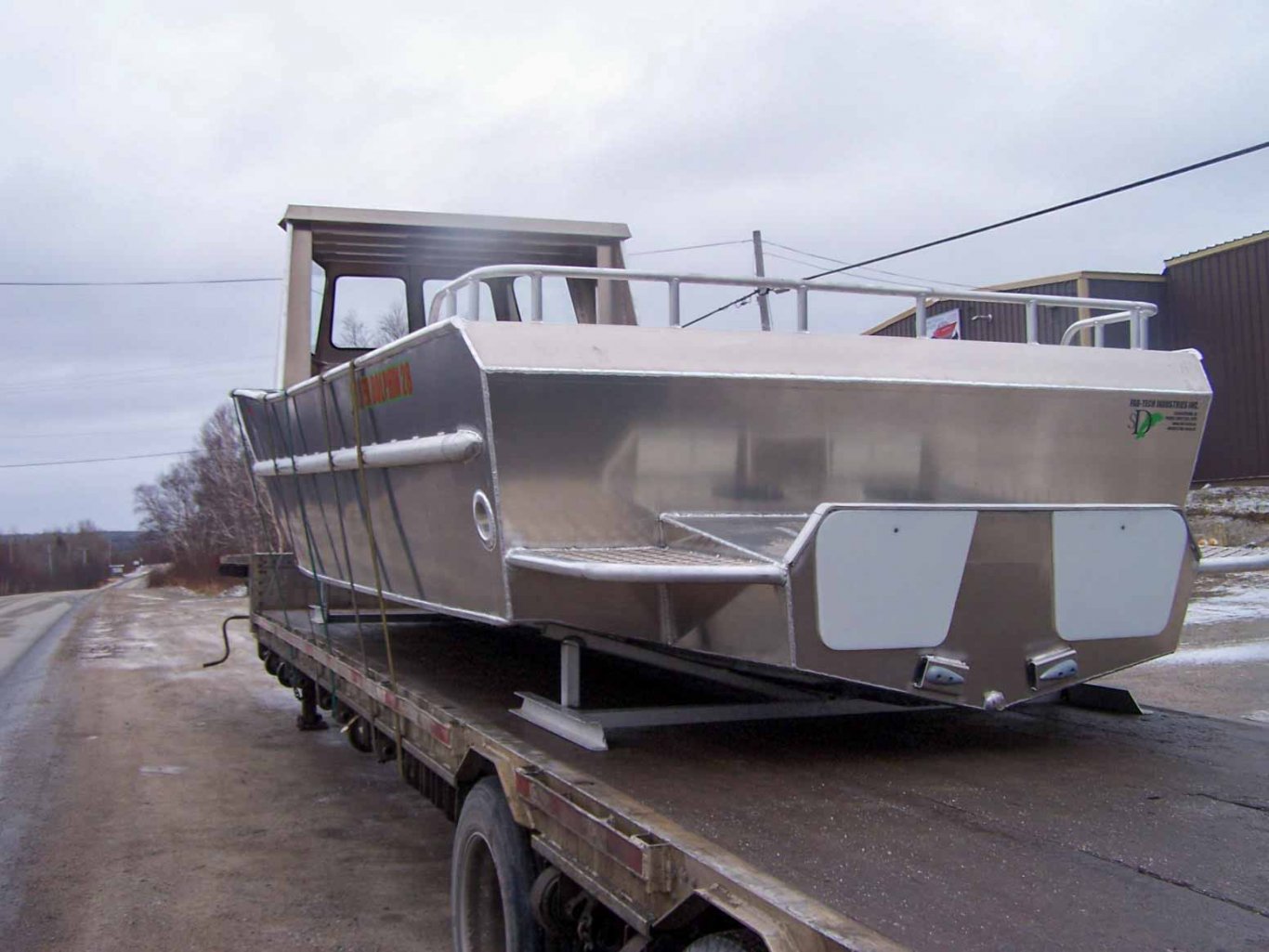 Fab Tech Silver Dolphin Stand Up Cabin 26'