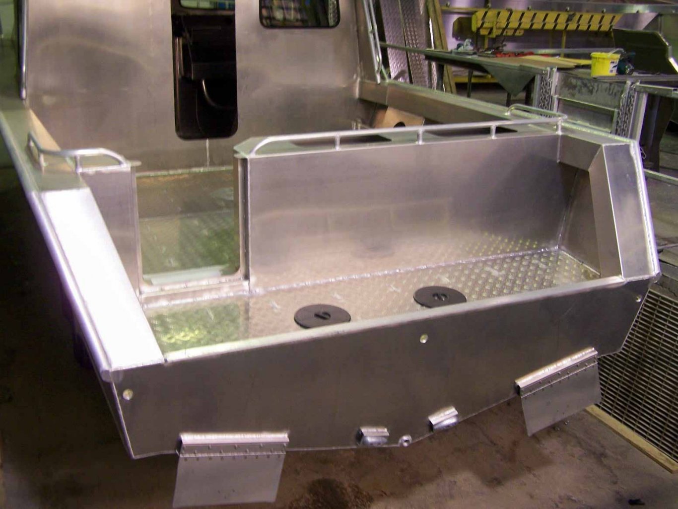 Fab Tech Silver Dolphin Stand Up Cabin 26'