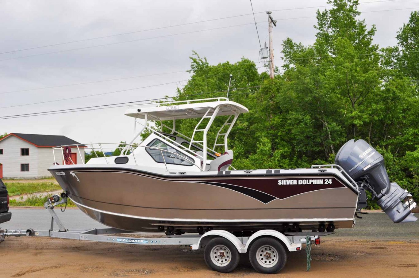 Fab Tech Silver Dolphin Walk Around Cuddy Cabin 25'