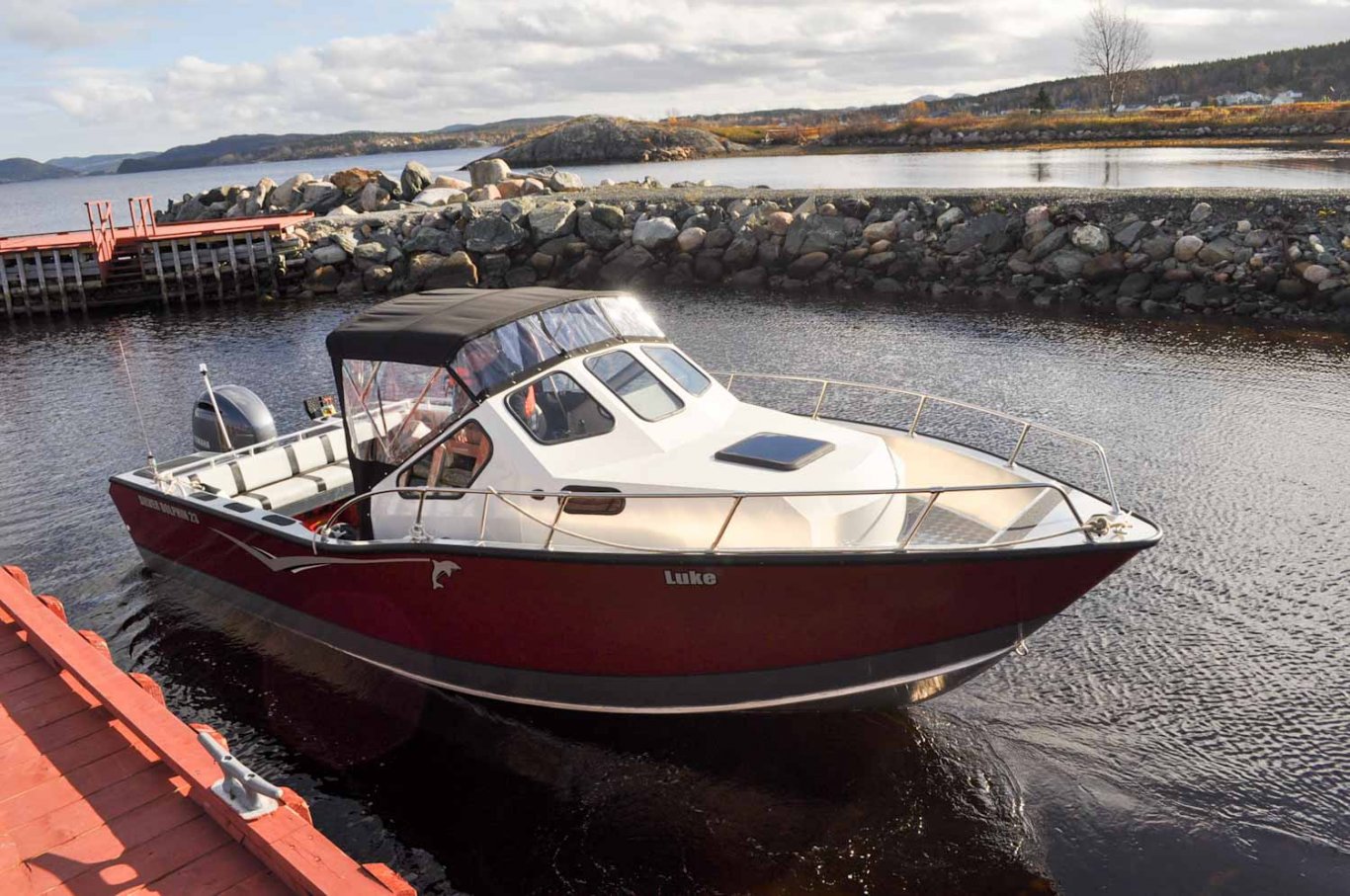 Fab Tech Silver Dolphin Walk Around Cuddy Cabin 25'