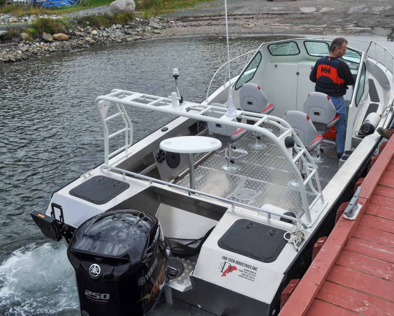 Fab Tech Silver Dolphin Walk Around Cuddy Cabin 25'