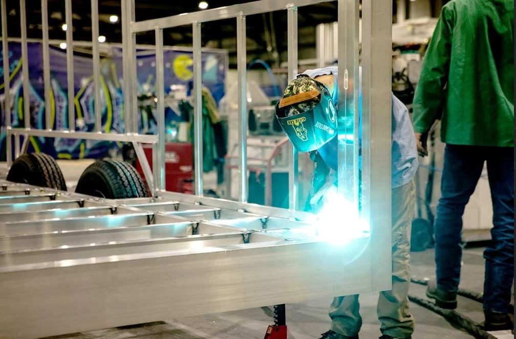 E Z Hauler ENCLOSED 7x16 WIDE CARGO TRAILERS