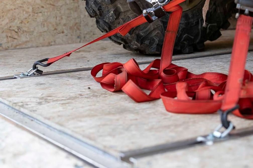 E Z Hauler ENCLOSED 7x16 WIDE CARGO TRAILERS