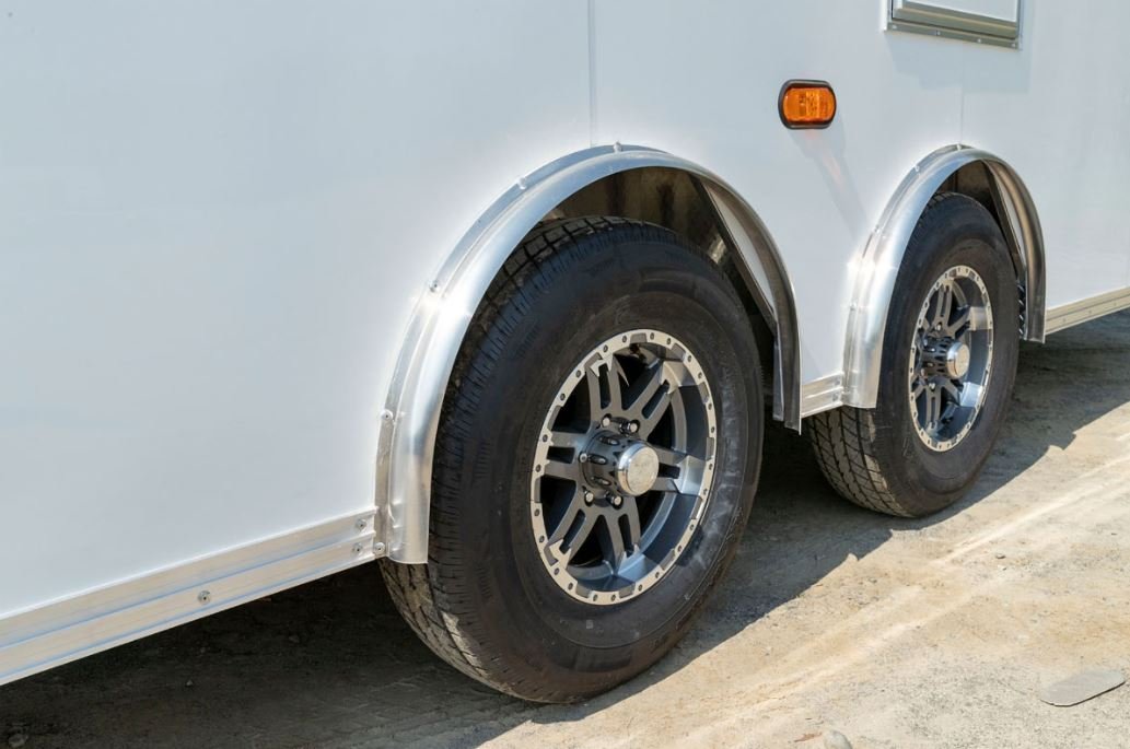 E Z Hauler ENCLOSED 8.5x18 WIDE CARGO TRAILERS