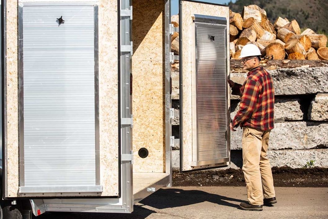 E Z Hauler ENCLOSED ULTIMATE 8.5x16 CONTRACTOR TRAILERS