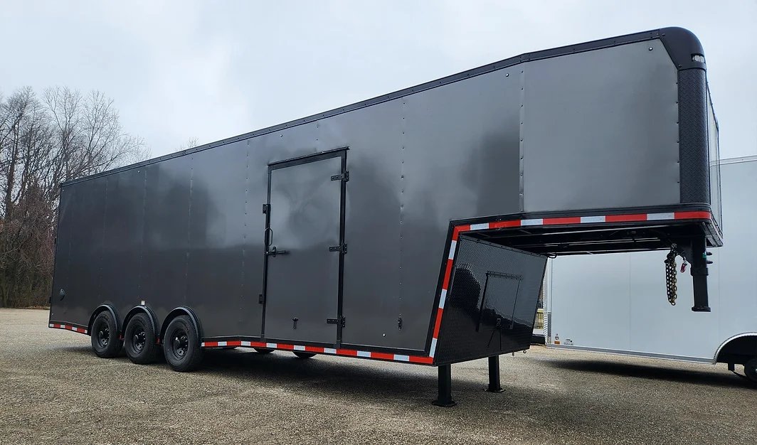 Discovery Steel Gooseneck In Metallic Charcoal