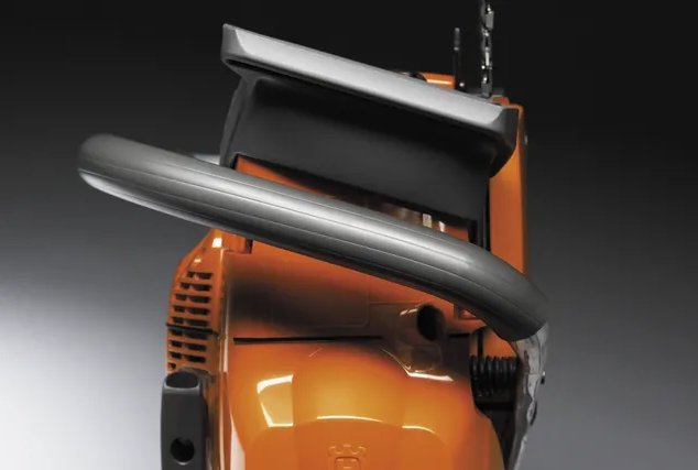 https://www-static-nw.husqvarna.com/-/images/aprimo/husqvarna/chainsaws/photos/feature/h125-0021b.webp?v=34f58479be311b7&format=WEBP_LANDSCAPE_COVER_LG