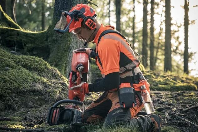 585 24 58GA 3/8 CHAINSAW