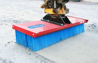 HillTip SweepAway™ Push broom