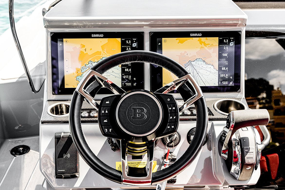 Brabus Shadow 300 Cross Top & Cross Bow