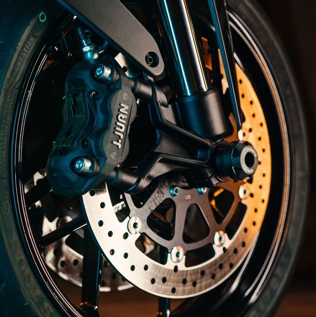 2024 CFMOTO Naked 800NK Zircon Black MANY FEATURES ELECTRONIC CRUISE CONTROL 99 HP CASH REBATE PRICE $7499 PLUS HST