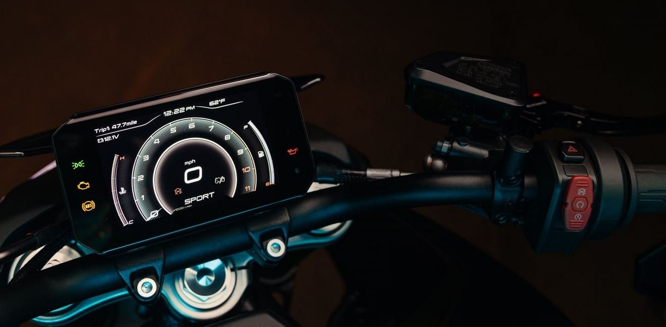 2024 CFMOTO Naked 800NK Zircon Black MANY FEATURES ELECTRONIC CRUISE CONTROL 99 HP CASH REBATE PRICE $7499 PLUS HST