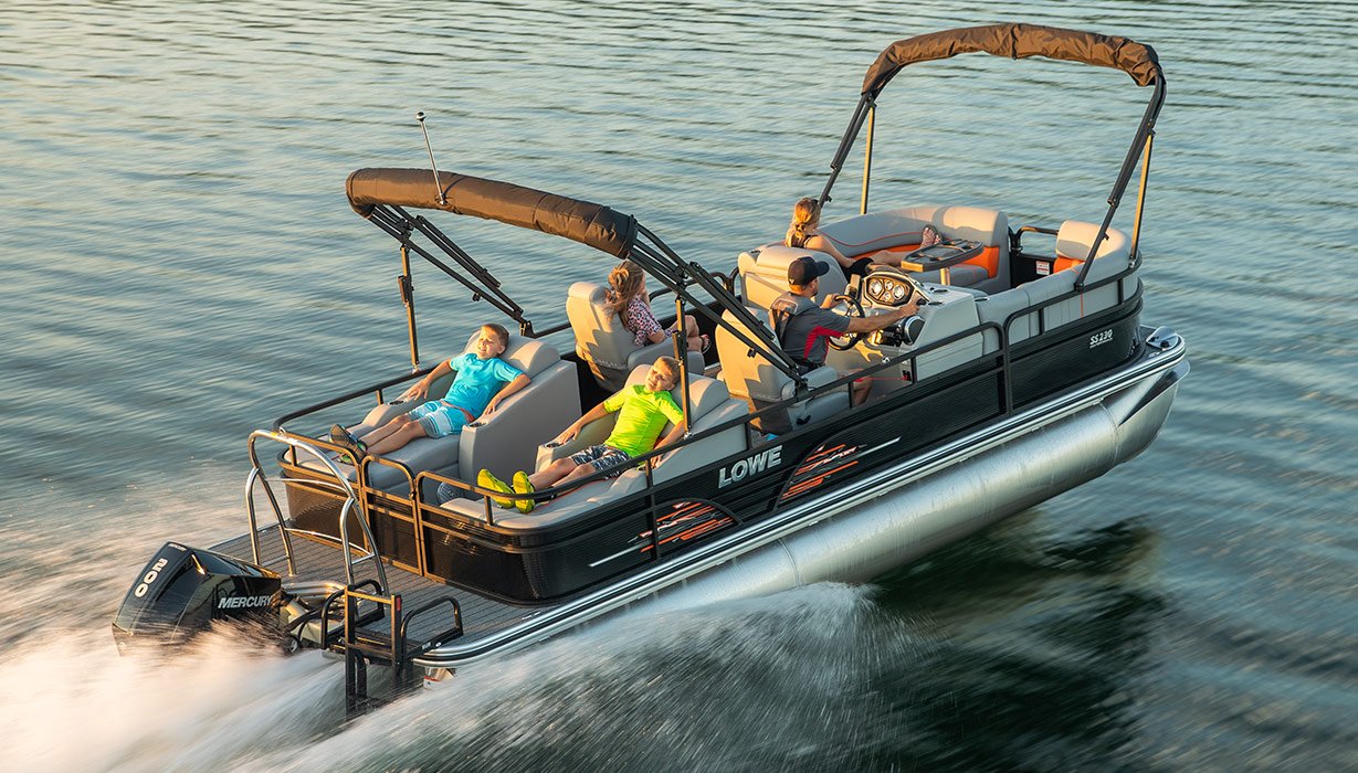 Pontoon Boats – Seniors Party Barge or a True Family Fun Ship?