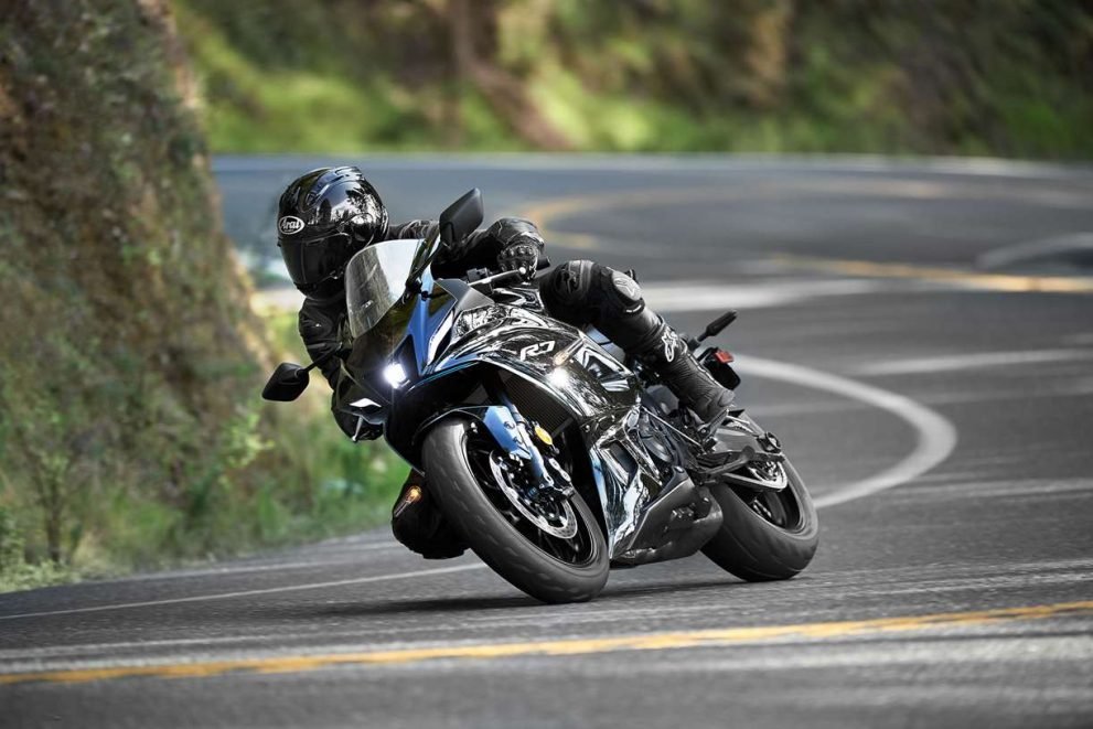 OÙ L'UNIVER R RENCONTRE LE VÔTRE AVEC LA NOUVELLE R7 2022