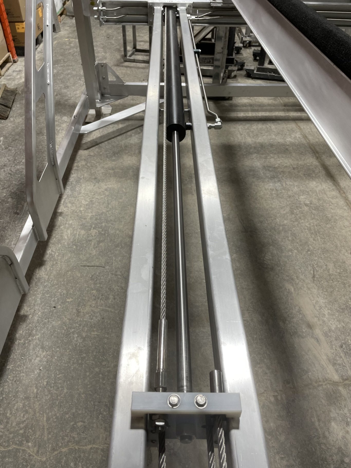 R & J Machine Hydro Extreme Boatlift