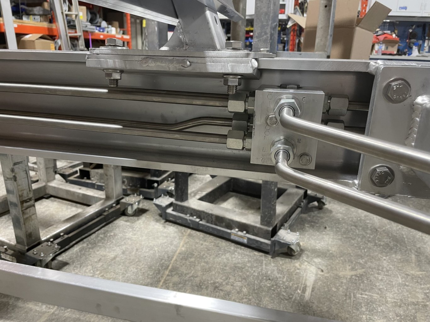 R & J Machine Hydro Extreme Boatlift