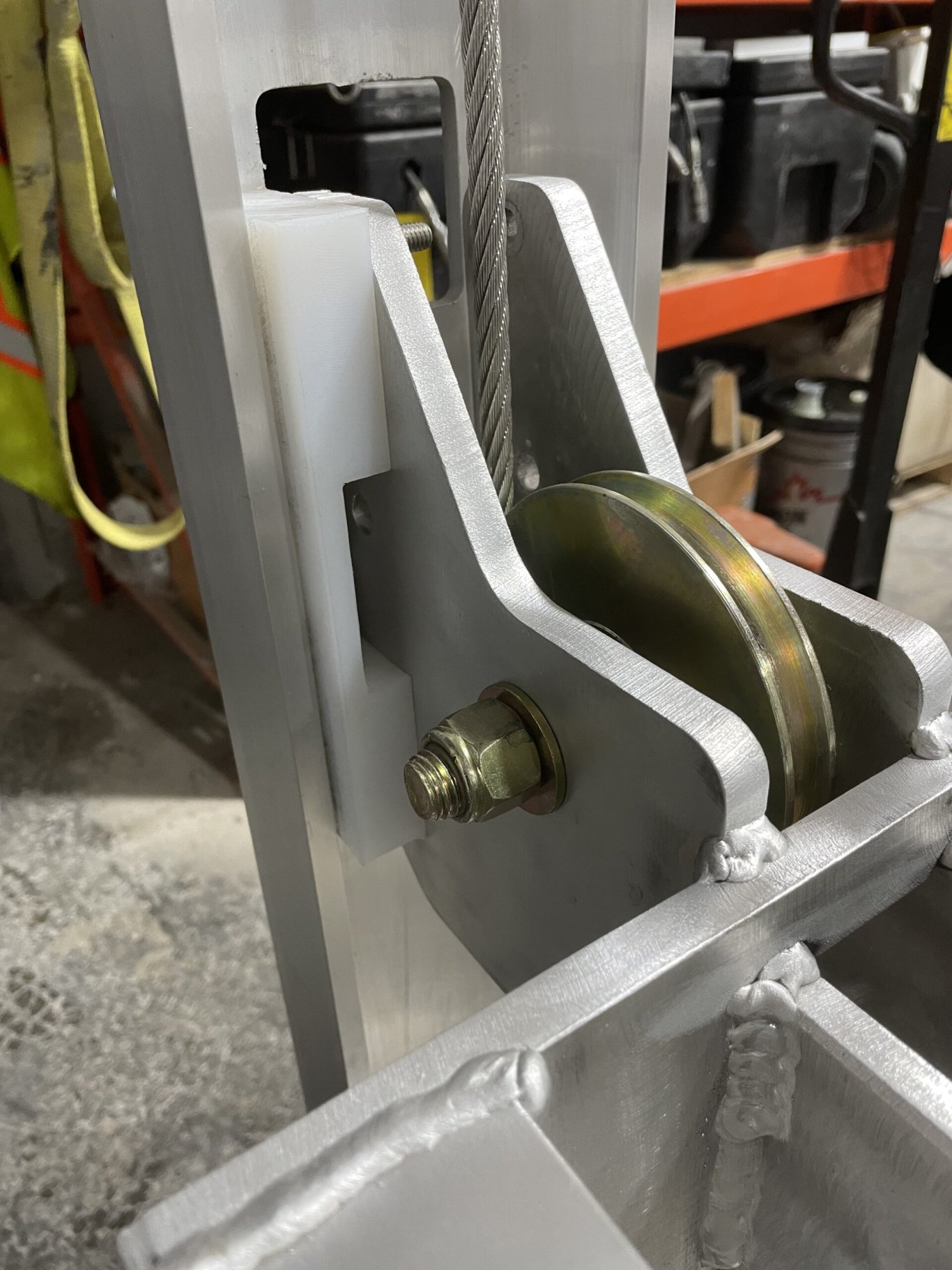 R & J Machine Hydro Extreme Boatlift