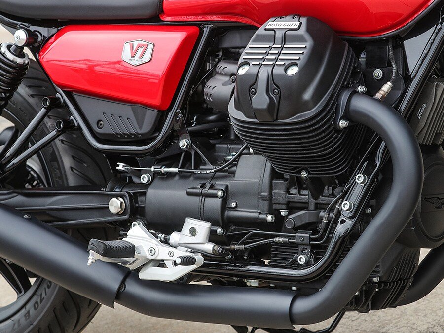 2025 Moto Guzzi V85 Strada