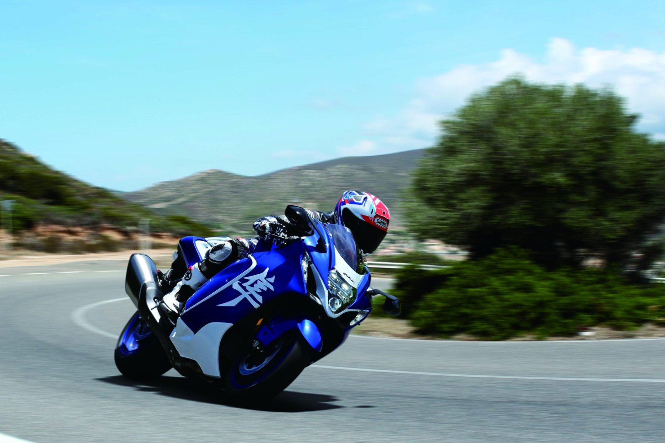 2026 Suzuki Hayabusa Candy Daring Red / Glass Sparkle Black