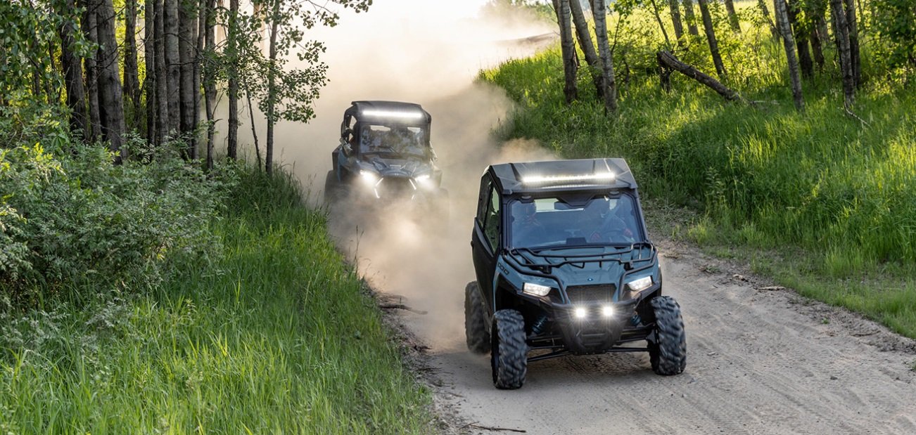 2026 Polaris® GENERAL 1000 Premium Zenith Blue