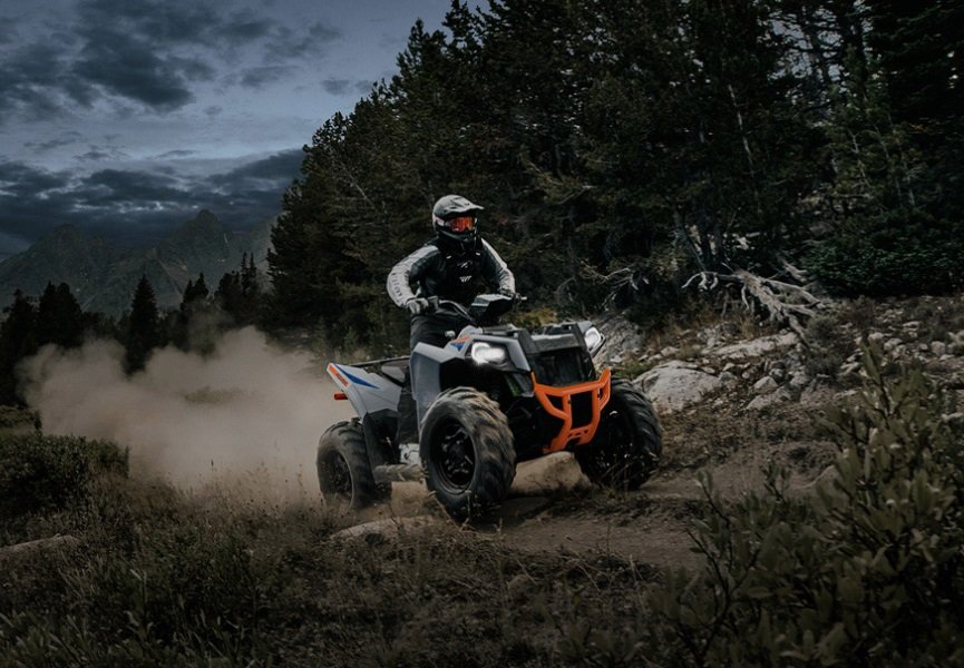 2026 Polaris® SCRAMBLER 850 Storm Gray / Radar Blue