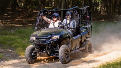 2026 Honda Pioneer 700 4P DLX Trim