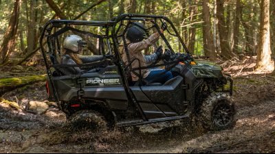 2026 Honda Pioneer 700 4P DLX Trim