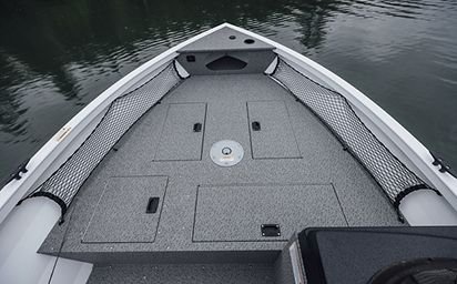 Crestliner 1850 Kodiak Tiller Silver exterior