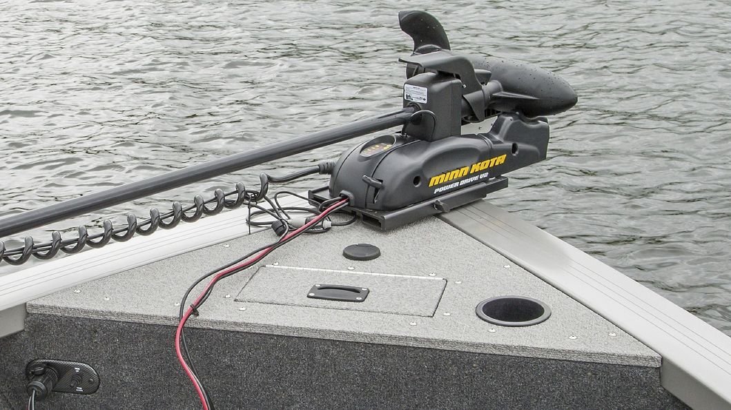 Crestliner 1750 PRO TILLER Gun Metal exterior