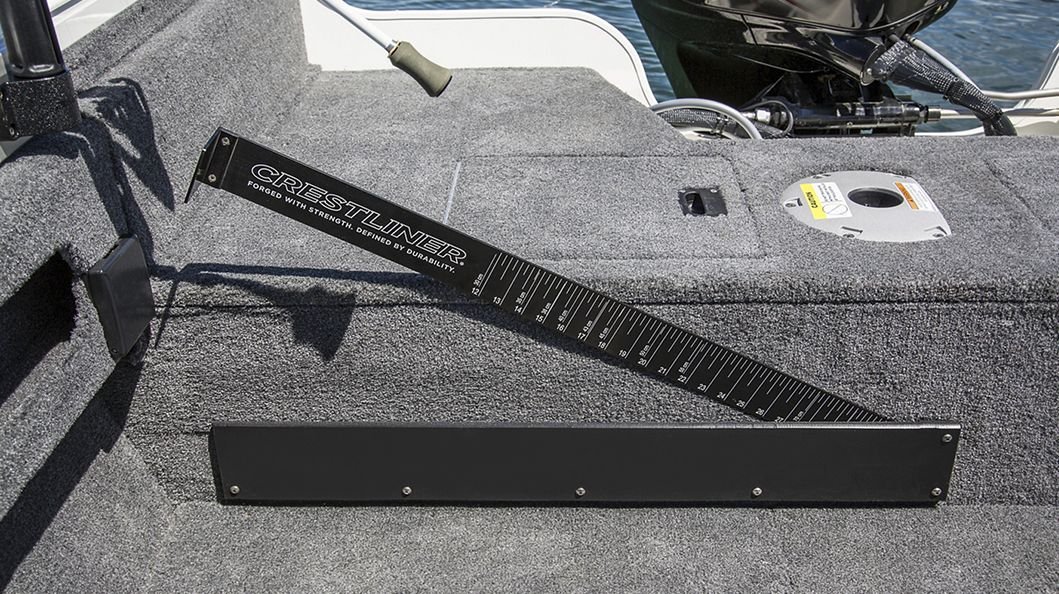 Crestliner 1750 Hawk White exterior