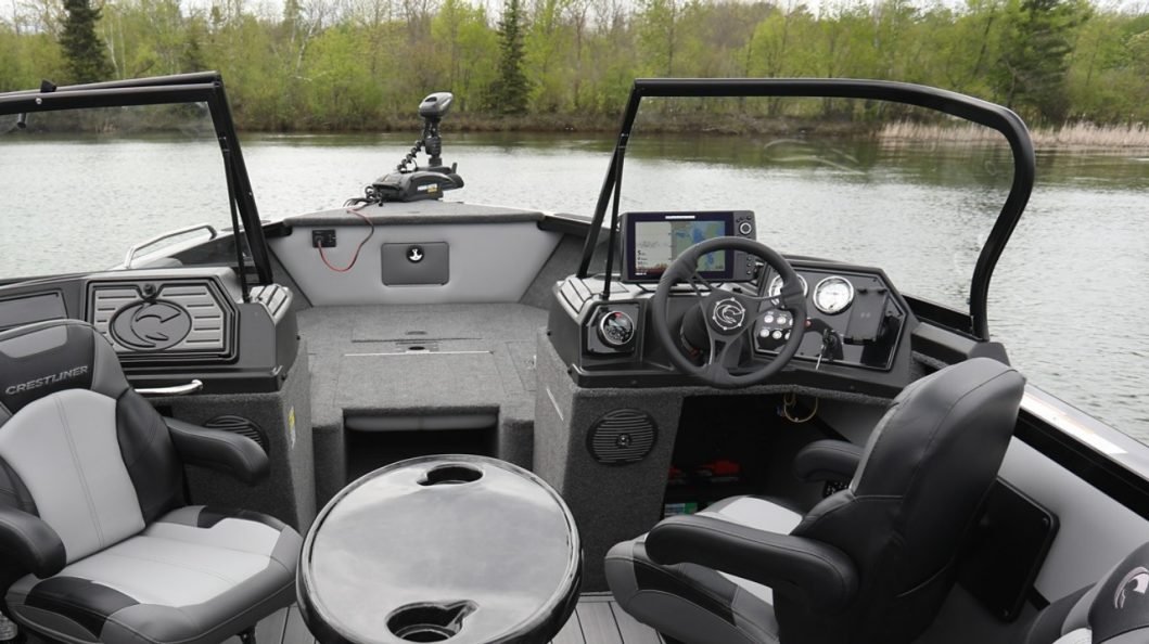 Crestliner 2050 SPORTFISH Silver base Black accent