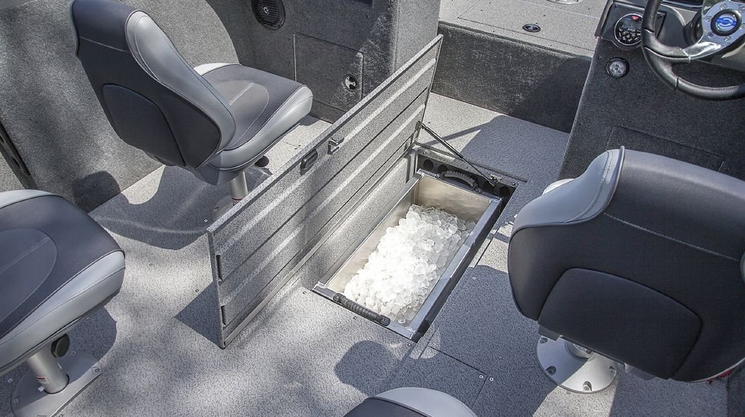 Crestliner 1850 COMMANDER Silver base Black accent