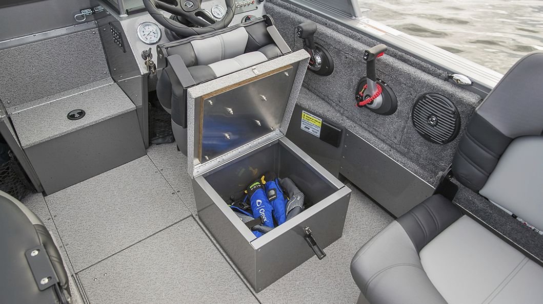 Crestliner 2050 COMMANDER ELITE Black base Silver accent