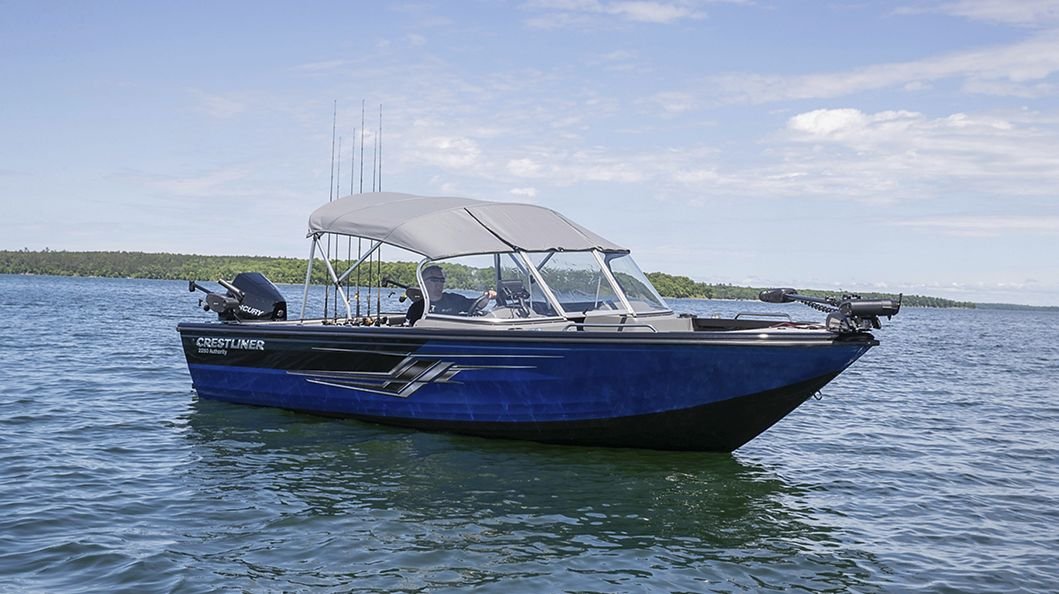 Crestliner 2050 AUTHORITY True Blue exterior