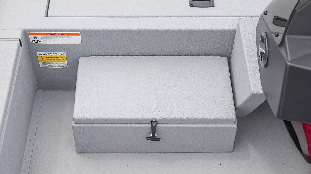 Crestliner 1700 STORM Unpainted exterior
