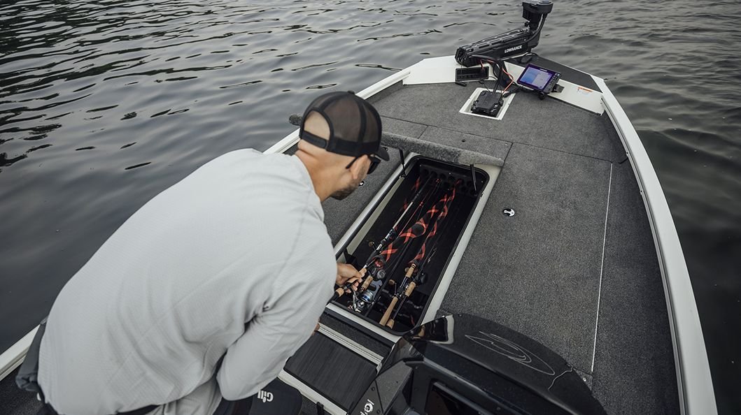 Crestliner 189 XF Silver exterior