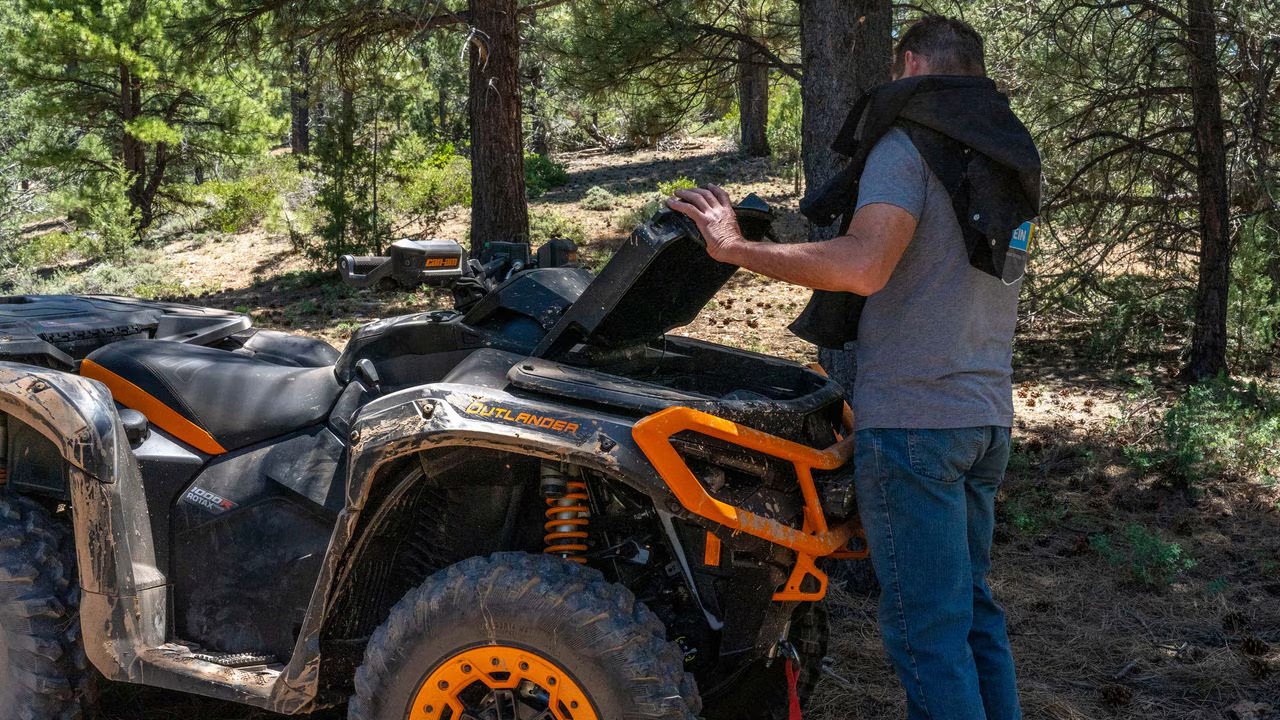 2026 Can Am Outlander XT P 1000R Mineral Grey / Orange Crush