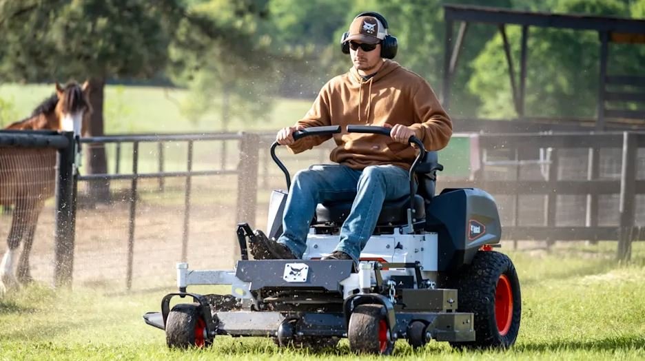 Bobcat ZT2000 42 Deck Zero Turn Mower