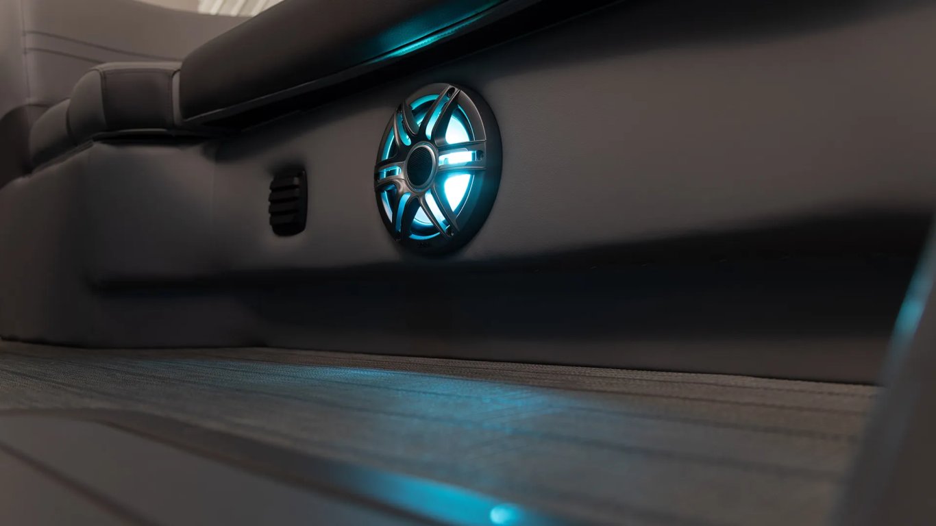 2026 SunCatcher Fusion 322SS Indigo