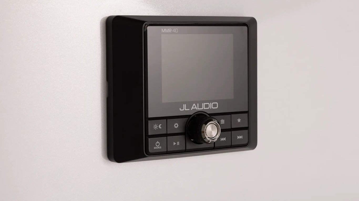 2026 SunCatcher Elite 322SS Indigo