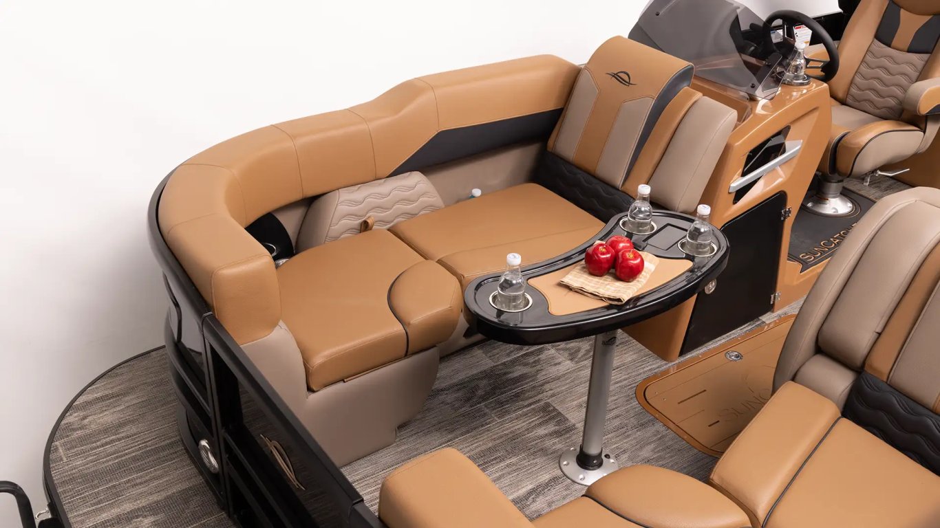 2026 SunCatcher Diamond Elite 322SS Blackout