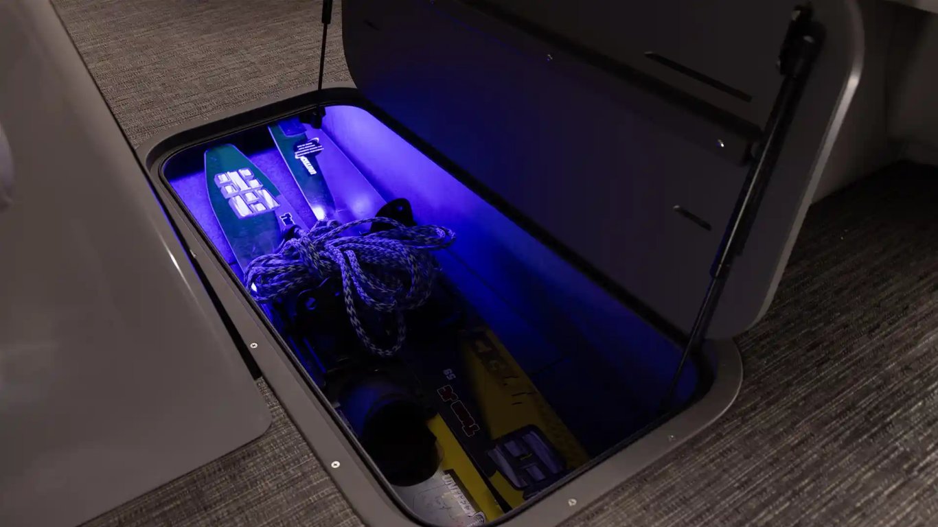 2026 SunCatcher Elite 324RC Charcoal