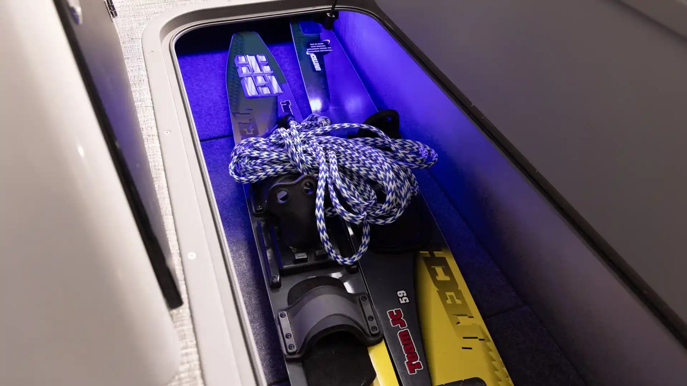 2026 SunCatcher Elite 324RC Charcoal