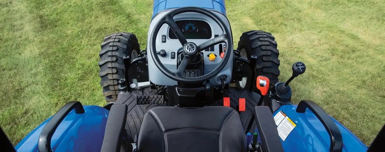 New Holland Boomer™ Compact Series Boomer™ 40 Cab