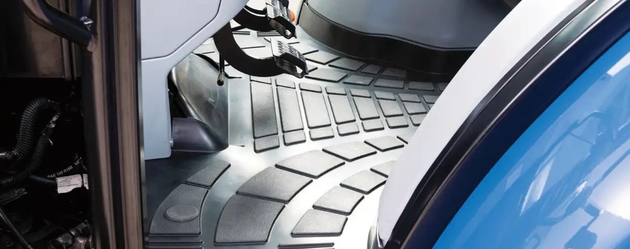 New Holland WORKMASTER™ Series 75