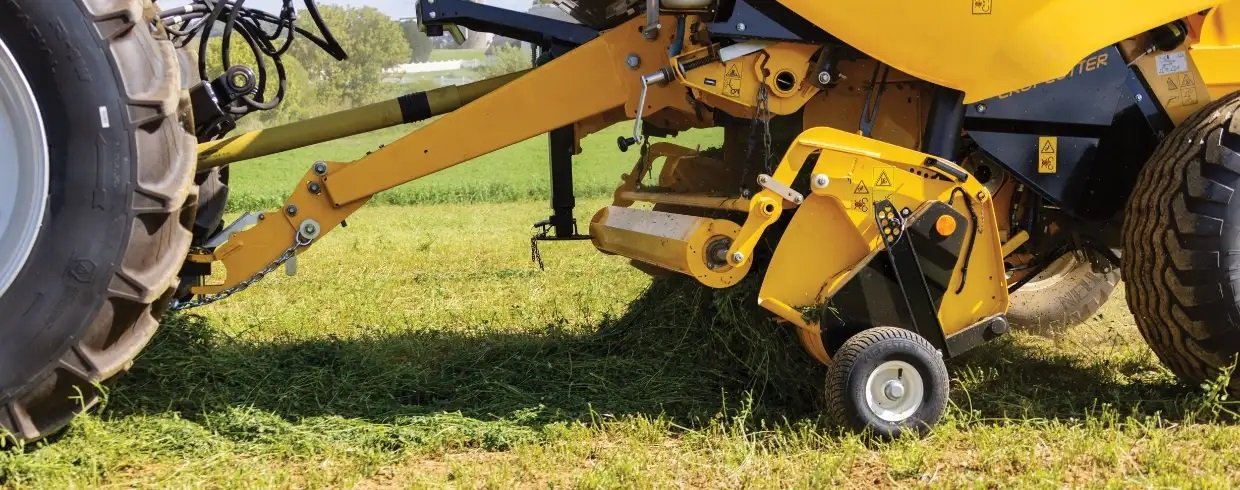 New Holland Pro Belt™ Round Balers 460 CropCutter®
