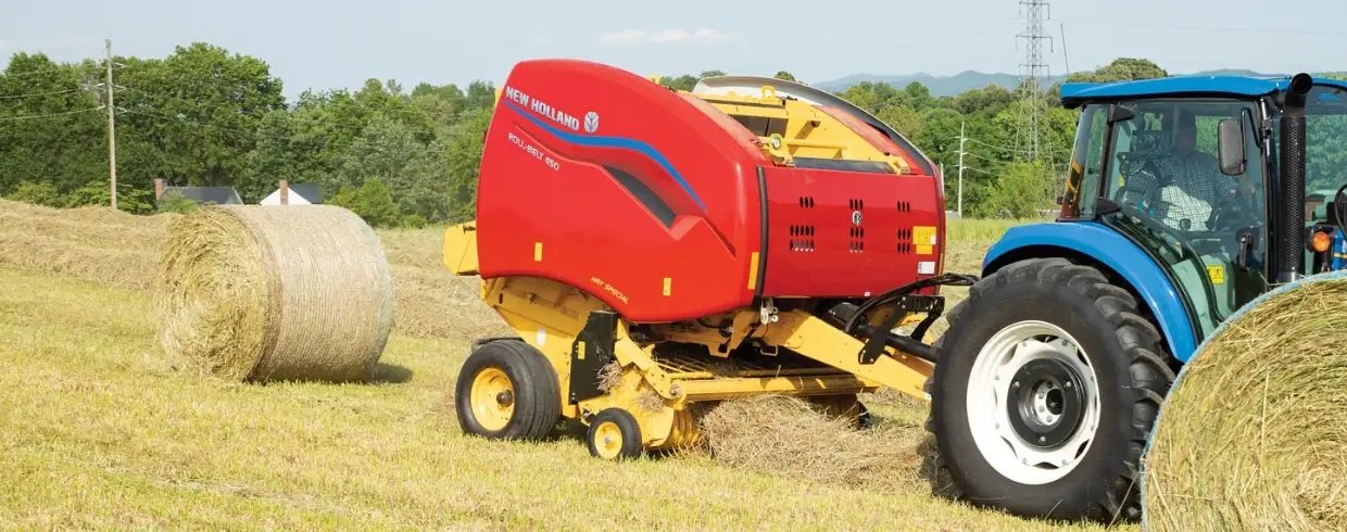 New Holland Roll Belt™ Round Balers 560