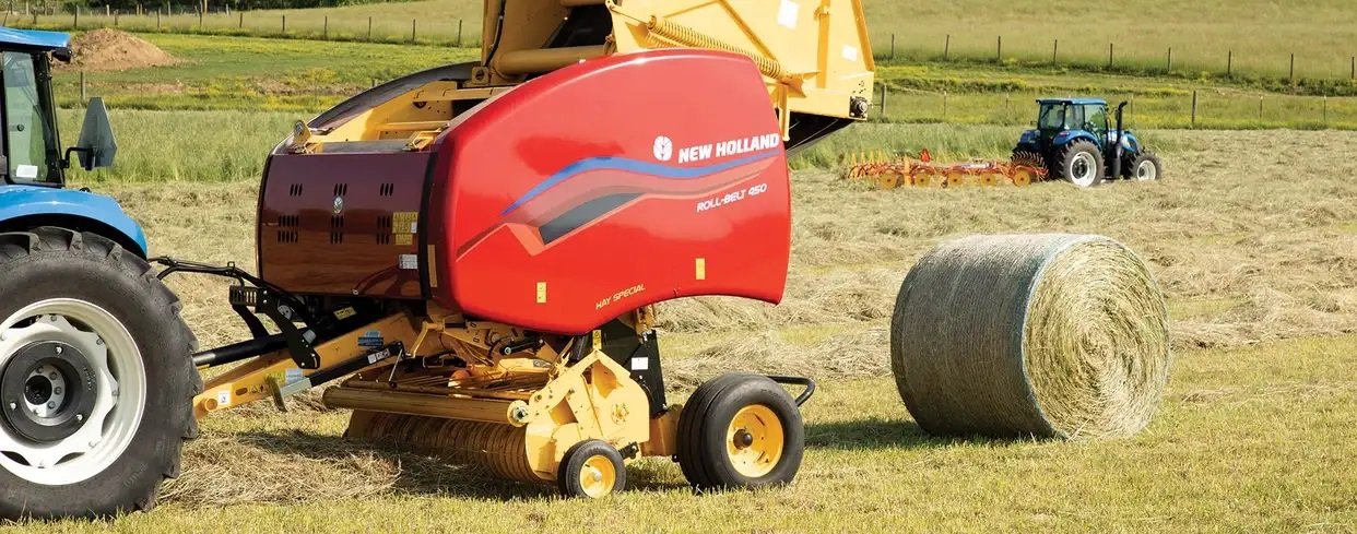 New Holland Roll Belt™ Round Balers 560